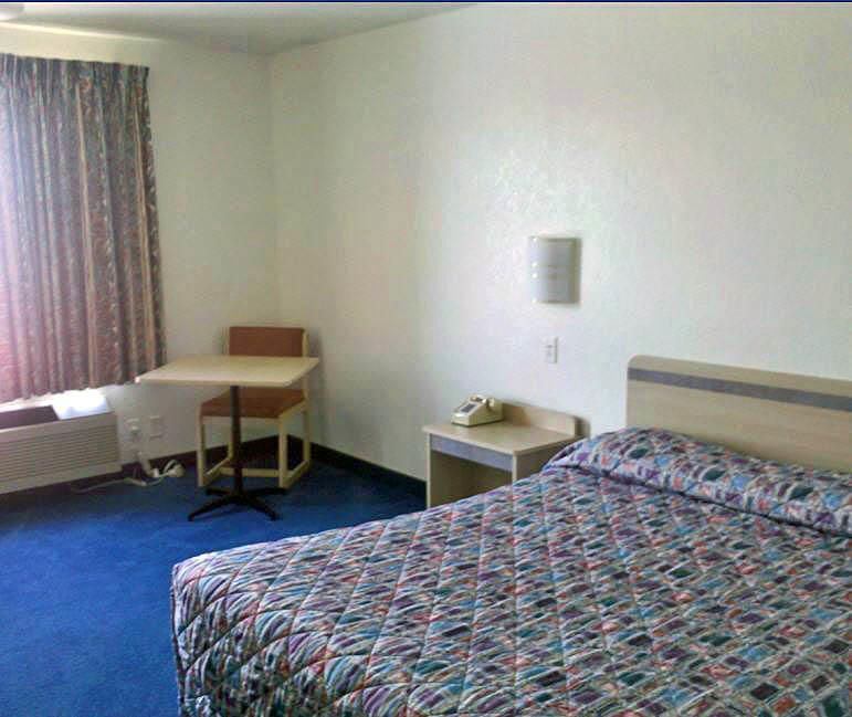 Motel 6-Altoona, Ia - Des Moines East Room photo